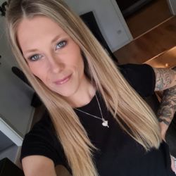 Lydove is looking for singles for a date