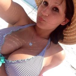 Cinthia is looking for singles for a date