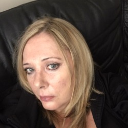 Deborah is looking for singles for a date